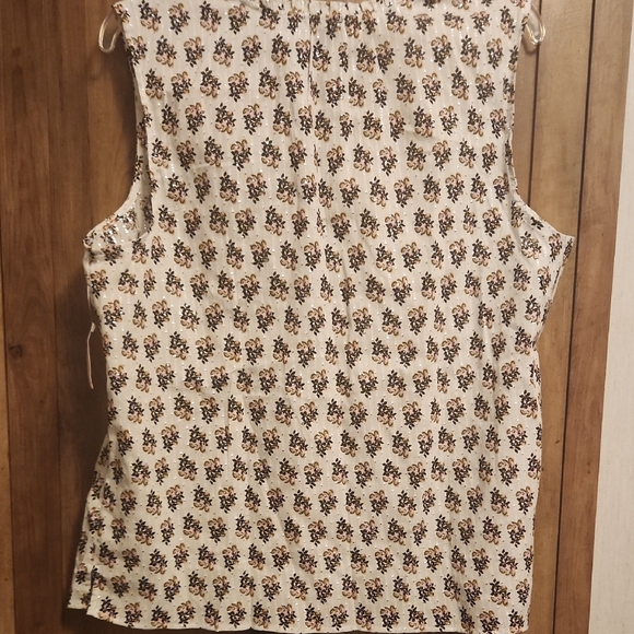 Talbots Floral Print Sleeveless Blouse With Black & Metallic Accents - NWT - Picture 5 of 8